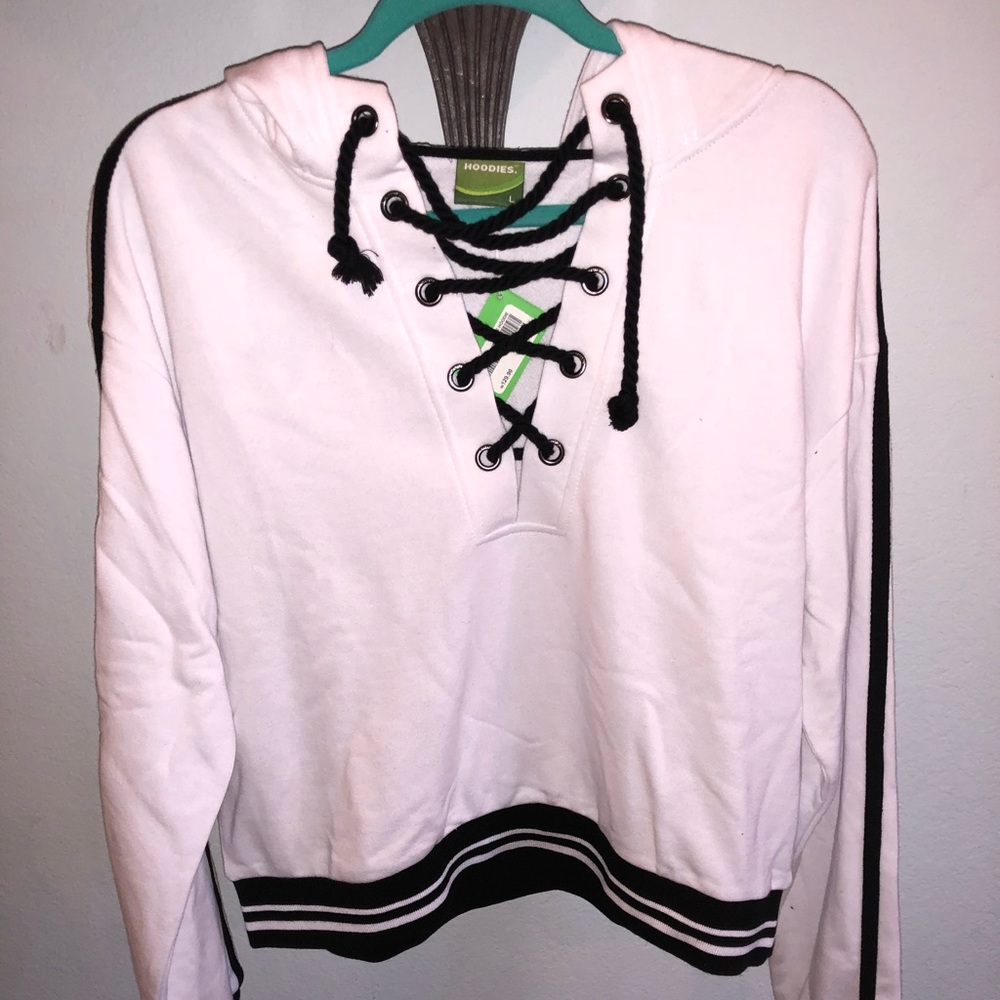 Cross string shirt 🖤